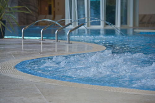 Wellenschwimmbecken - CEMI - für Außenbereich / für Wellnesscenter / erdverlegt