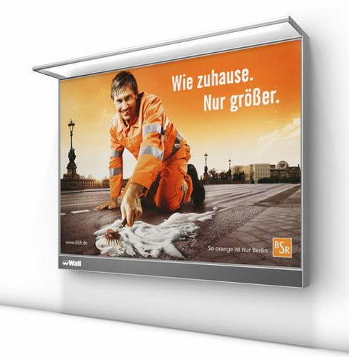 Wandmontierter Werbeträger - BILLBOARD WALL - Wall AG - für Außenbereich / beleuchtet / Metall