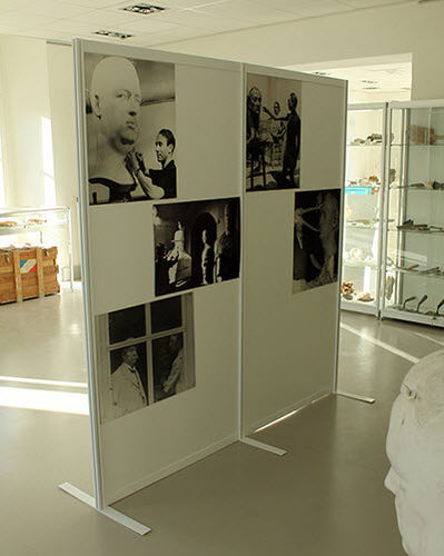Abnehmbare Trennwand - PANNEAUX D'EXPOSITION 4 DIRECTIONS - SARAZINO VITRINES - modular / mobil / Aluminium