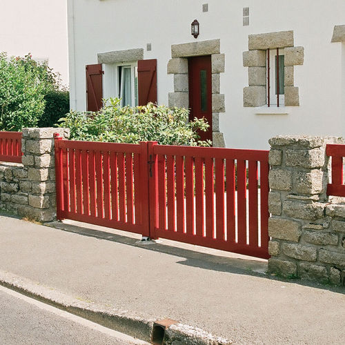 Einflügeliges Tor - BREIZ - Kostum - Schiebe / Aluminium / Lamellen