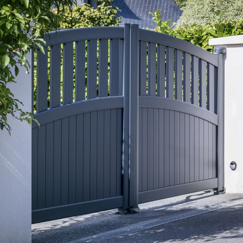Einflügeliges Tor - TREBEZ - Kostum - Schiebe / Aluminium / Lamellen