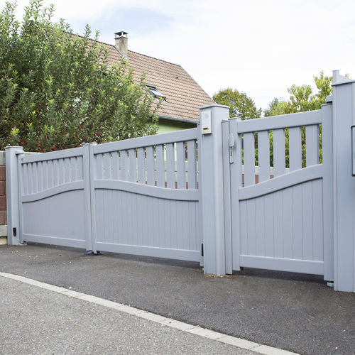Einflügeliges Tor - GALL - Kostum - Schiebe / Aluminium / Lamellen