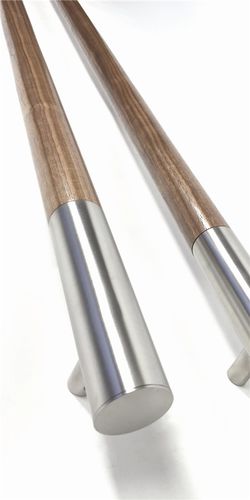 Türstoßgriff - TIMBER BATON - Philip Watts Design - Edelstahl / Holz / modern