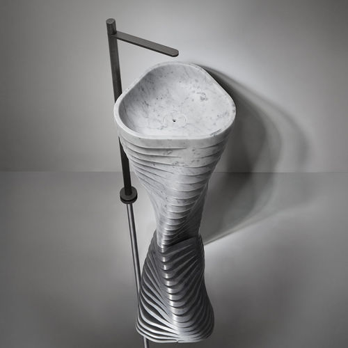 Bodenstehendes Waschbecken - VORTICE - ANTONIO LUPI - Carrara-Marmor / Skulptur / modern