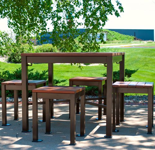 Moderner Hocker - MONONA - Madrax/Thomas Steele - Ipe / Recyclingkunststoff / Gestell aus pulverbeschichtetem Stahl