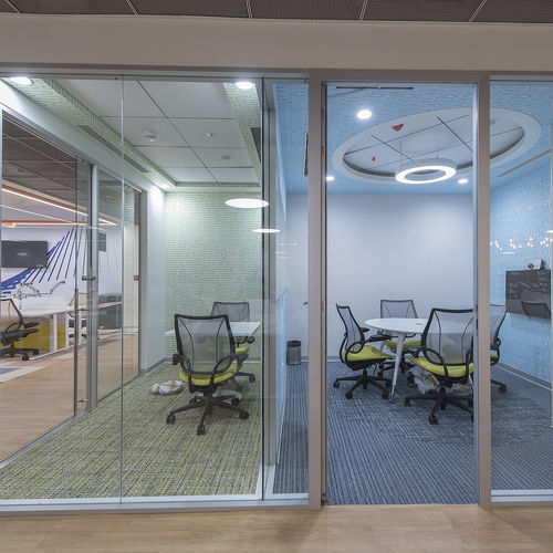 Zerlegbare Trennwand - Quartz Central - Apton Partitioning Limited - mit Glasfront / Aluminium / für professionellen Einsatz
