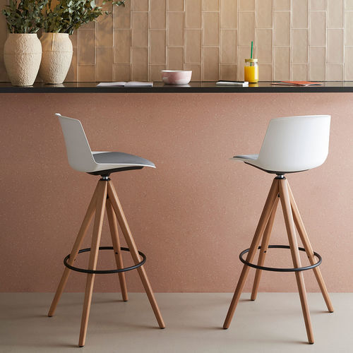 Moderner Hocker - NOOM - Actiu - Kunststoff / Gestell aus Holz / Gestell aus Stahl