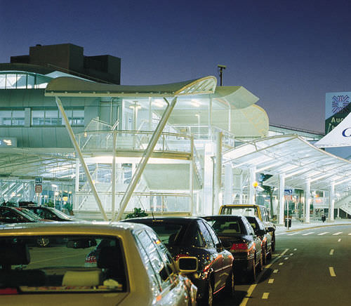 Membran-Architektur / Polyester - AUKLAND INTERNATIONAL AIRPORT - Shelter-Rite - Fluorpolymer / PVC / für Seiltragwerk
