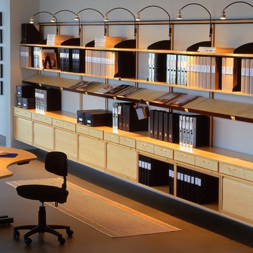 Hoher Aktenschrank - AB HYLLTEKNIK - wandmontiert / Laminat / modern