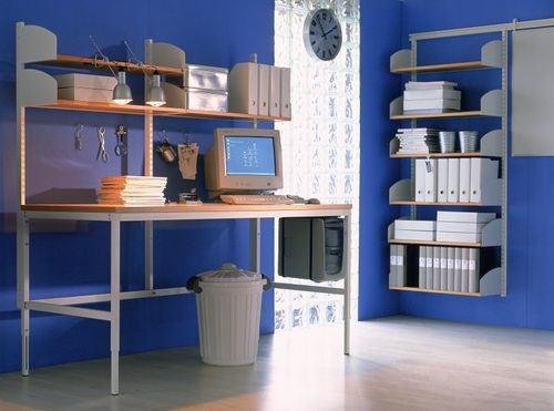 Moderner Arbeitstisch - AB HYLLTEKNIK - Holz / höhenverstellbar / für Privatgebrauch