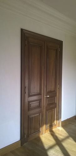 Tür für Innenbereich - HAUSSMANN - ATELIER BERTOLI  Design Production - Eiche / Massivholz / Nussbaum