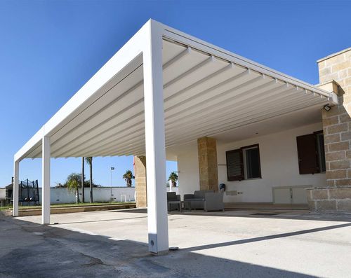 Angebaute Pergola - Giove - SPRECH S.r.l. - Aluminium / Stahl / PVC Faltdach