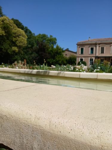 Beton-Poolumrandung - ROUVIERE