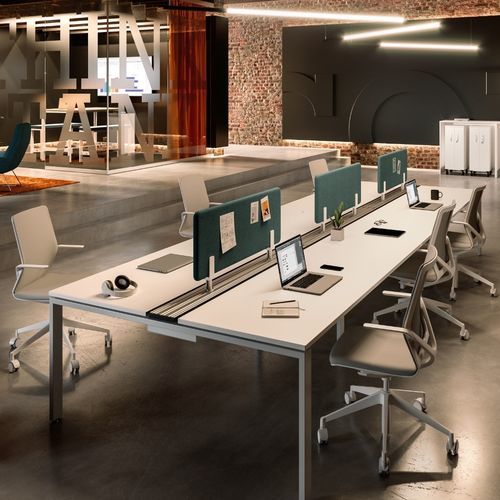 Schreibtisch für Open Space - SOLOS - ASSMANN BÜROMÖBEL GMBH & CO. KG - bodenstehend / individuell / modern