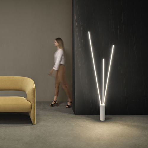 Stehleuchte - VERTICAL - Mantra - Metall / minimalistisches Design / mit Kabel