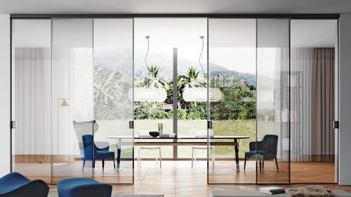 Aluminium-Schiebesystem - PLANA CRYSTAL - Bertolotto Porte - Glas / aus Holz / Tür