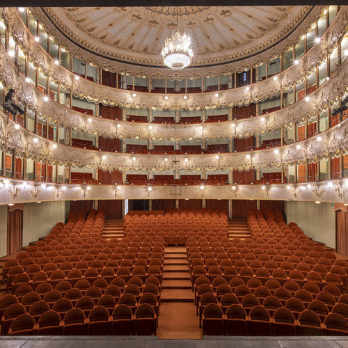 Moderner Auditoriumsessel - CAMPIELLO - Aresline - Stoff / klappbar / rot