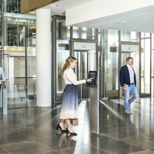 Elektrischer Aufzug - MOMENTUM 200  - ThyssenKrupp Fahrtreppen - für Tertiärsektor / für Privathaushalt / für Hochhäuser