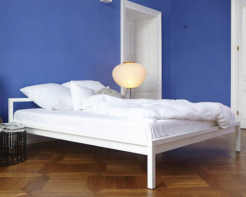 Doppelbett - PURE - Hans Hansen Furniture - modern / Kopfteil / pulverbeschichteter Stahl