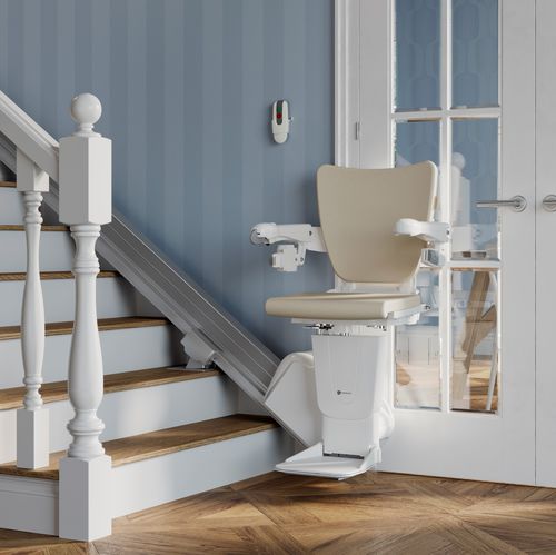 Treppenlift für den Innenraum - Handicare 1100 - Handicare Stairlifts BV - motorisiert