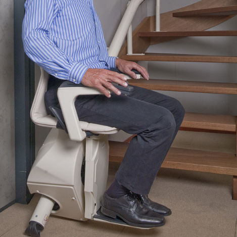 Treppenlift für den Innenraum - VAN GOGH - Handicare Stairlifts BV - drehbar
