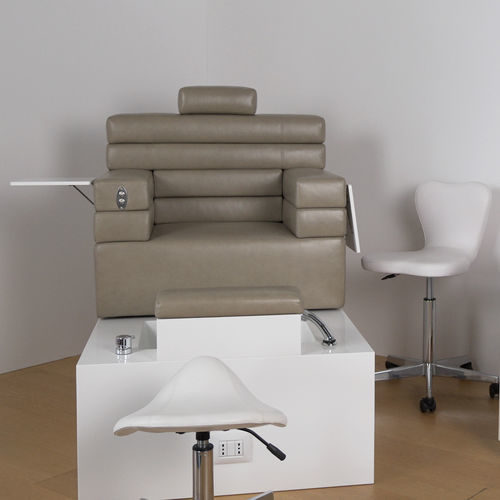 Fusspflegestuhl mit Wellnessbecken / Leder - Luxury E131 Deluxe - FIAPP - Kunstleder / mit Fußstütze / mit Kopfstütze
