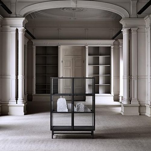 Moderne Vitrine - FINN - Piet Boon Collection - Glas / pulverbeschichteter Stahl / für Gewerbegebrauch