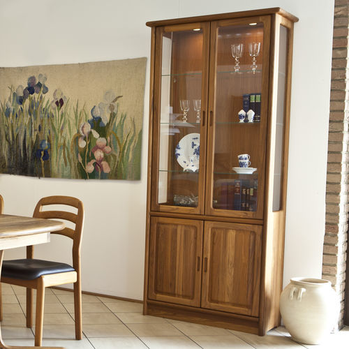 Traditioneller Geschirrschrank - 1178M - dyrlund - Teakholz / Glas