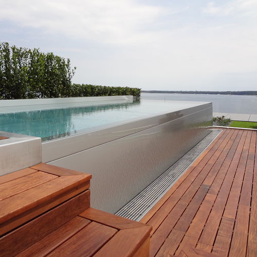 Einteiliges Schwimmbecken - Steel And Style - Überlauf / Schwimmbahn / maßgefertigt