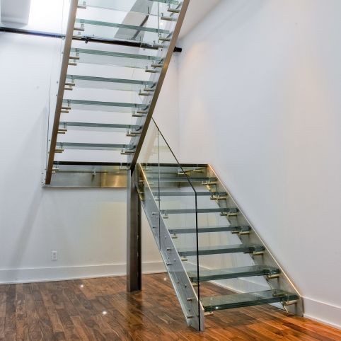 Halbgewendelte Treppe - SKYLIGHT 2800 - BATTIG DESIGN - Glasstufen / mit Metallstruktur / modern