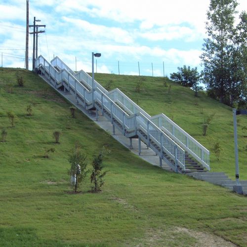 Gerade Treppe - TOWN 7205 - BATTIG DESIGN - Betonstufen / mit Stahlstruktur / für Außenbereich