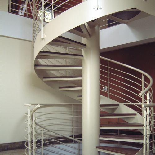 Wendeltreppe - CORCKSCREW 1021-2 - BATTIG DESIGN - Holzstufen / mit Stahlstruktur / modern