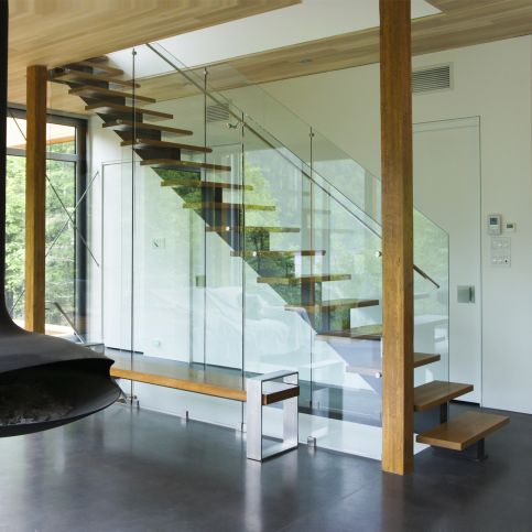 Gerade Treppe - BACKBONE 007 - BATTIG DESIGN - Holzstufen / mit Edelstahlstruktur / modern