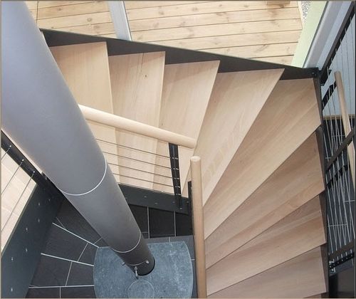 Halbgewendelte Treppe - KELLER TREPPENBAU AG - Holzstufen / mit Metallstruktur / modern