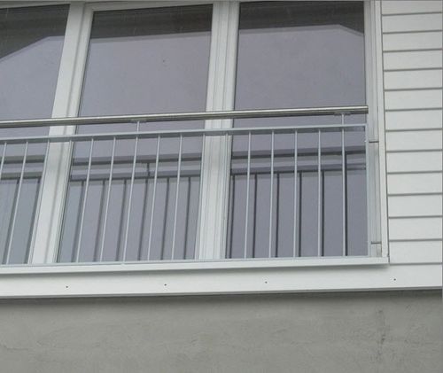 Metallgeländer - KELLER TREPPENBAU AG - mit Stangen / Außenbereich