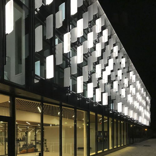 Dekorplatte für Fassaden - CENTRE DES CONGRES D'ANGERS - DACRYL® - hintergrundbeleuchtet / steif / LED