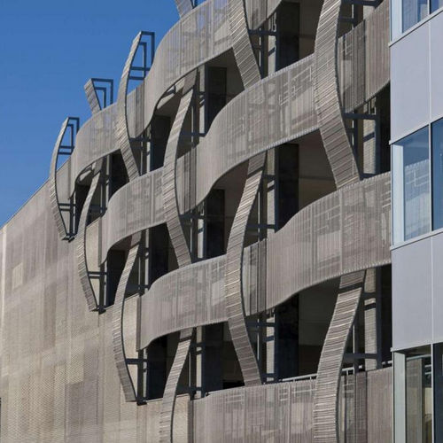 Gewobenes Metall / Architektur - CINCINNATI CHILDREN'S HOSPITAL - Cambridge Architectural Mesh - für Fassaden / Dreiecksvermaschung / silberfarben
