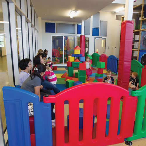 Stab-Spielzaun - TODDLER - Soft Play LLC - Spielplatz / Kunststoff / Lichtbogen