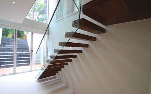 Edelstahlgeländer - MONTAGUE - Canal Engineering - Glasplatten / für den Innenraum / für Treppen