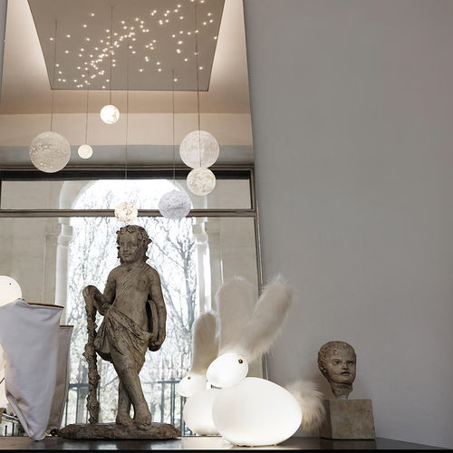 Messing-Skulptur - LAPIN - Semeur d'étoiles - geblasenes Glas / freistehend / für Gewerbegebrauch