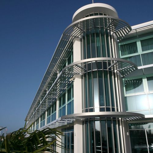 Aluminium-Sonnenschutzlamelle - MATRIX XL - Levolux - Stahl / extrudiertes Aluminium / für Fassaden