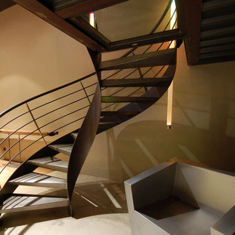 Spindeltreppe - ELIKOFLAM - KOZAC - Holzstufen / Metallstufen / Glasstufen