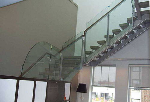 Halbgewendelte Treppe - 44209 - Couturier Iron Craft - Betonstufen / mit Metallstruktur / modern