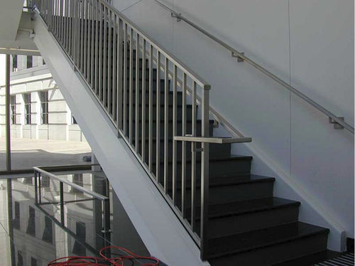 Edelstahlgeländer - 32605 - Couturier Iron Craft - Stab / für den Innenraum / für Treppen