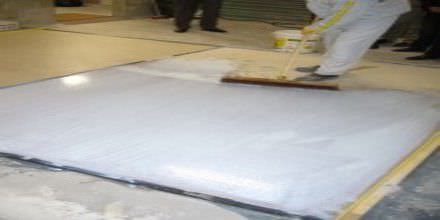 Grundierung für Beton - WEBER.FLOOR 4716 - Weber Industries - Acryl / Bodenglättung