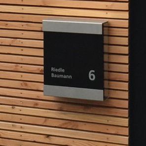 Wandmontierter Briefkasten - YOUR NAME - keilbach design and products - individuell