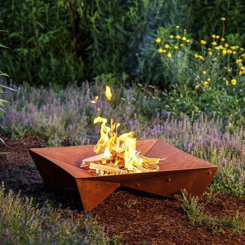 Garten-Feuerstelle / Holz - fluxus - keilbach design and products - Stahl / quadratisch / Rostoptik