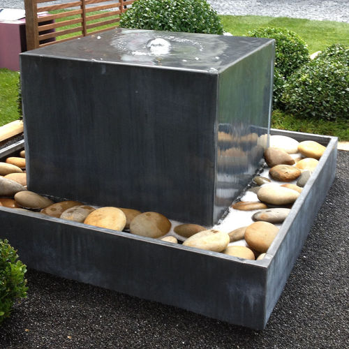 Garten-Springbrunnen - FONTAINE CUBE  - Tonton Zingueur - Zink / Titanzink / modern