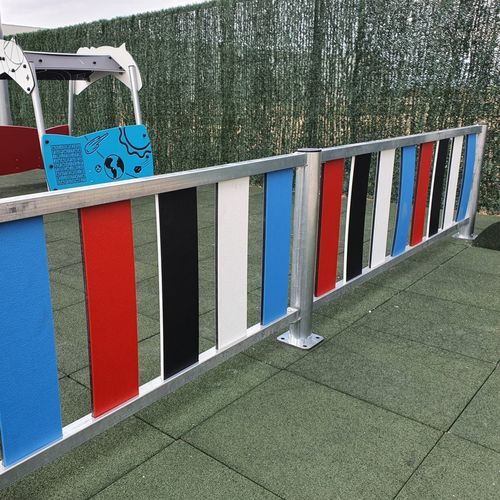 Spielplatz-Zaun - PLAYKIT  - Industrias Agapito - Platten / galvanisiertem Stahl / rechteckig