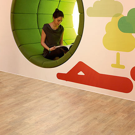Vinyl-Bodenbelag - EXPONA CONTROL PUR - Polyflor - für Feuchträume / für Dienstleistungsbereich / Lamellen